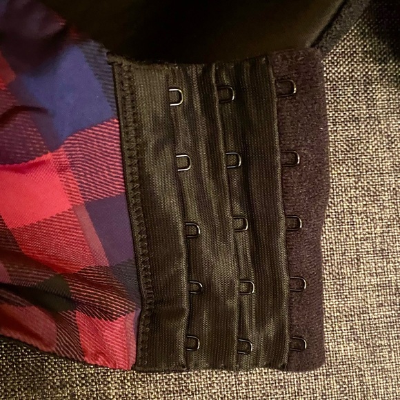 5/$25! 2 EUC cute Torrid bras, plaid has wire, leopard print is wireless 42H - Picture 3 of 11